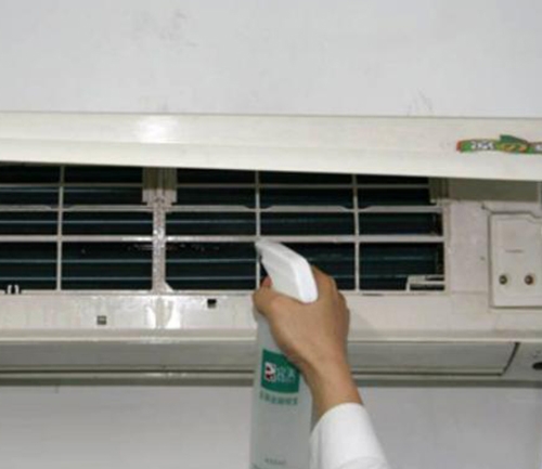 兰州空调清洗清洁的注意事项.jpg